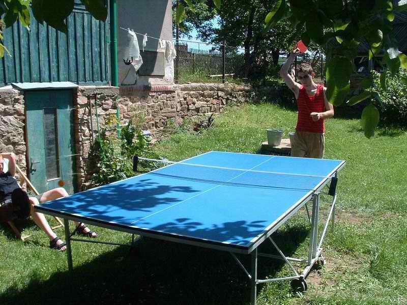Hrali jsme i turnaj v pingpongu, ale nejak jsme to nedohrali.