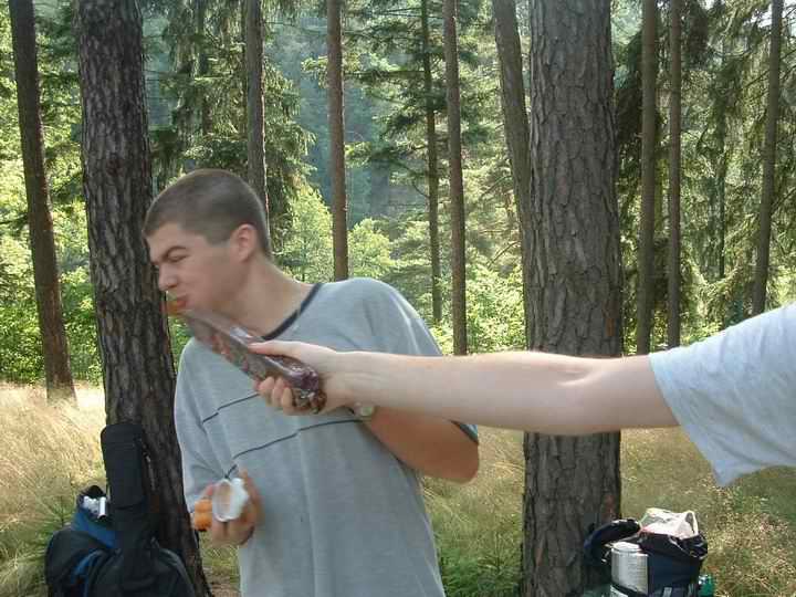Ondra dostal pres hubu salamem:-D