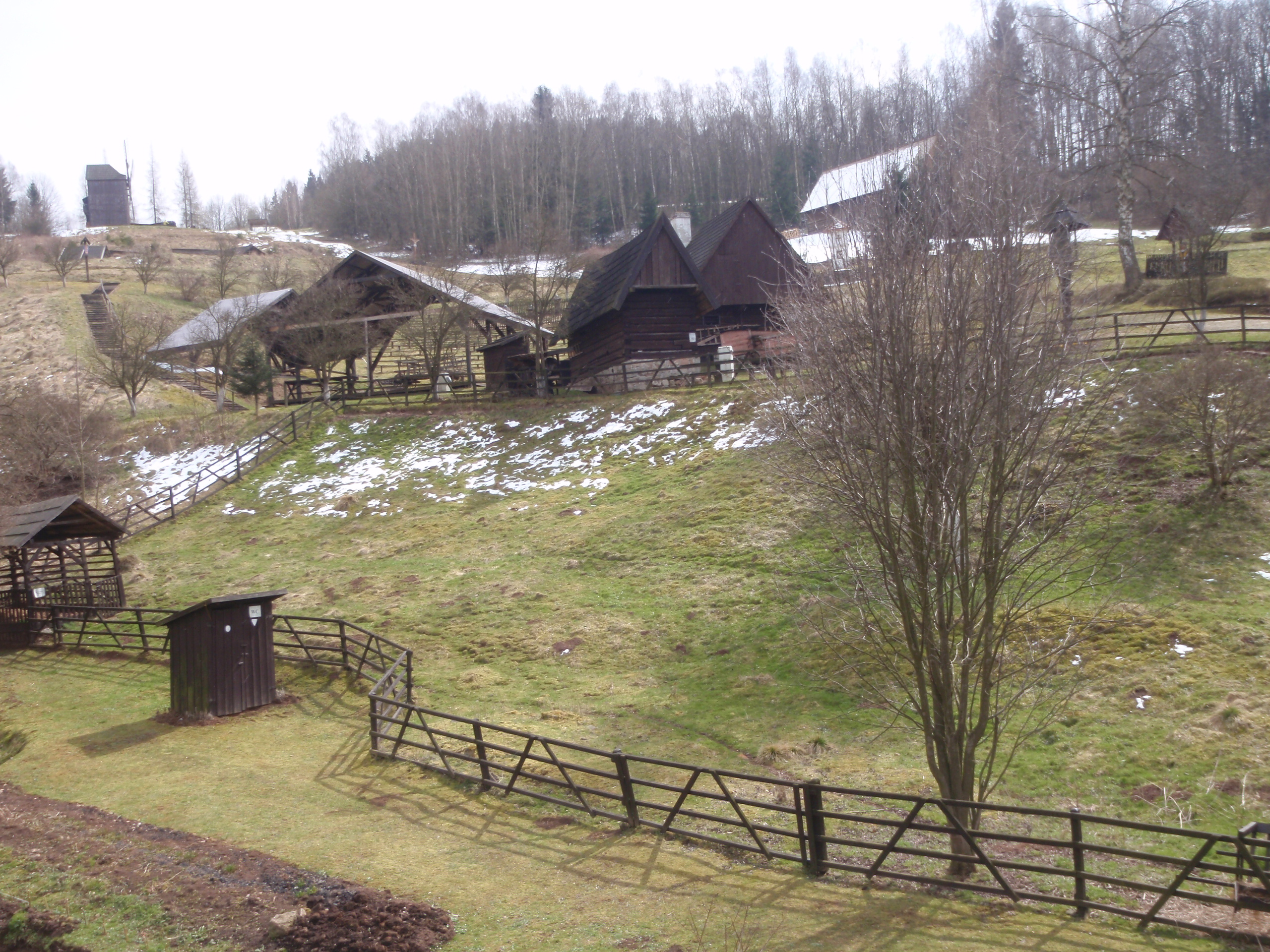 Poslední část našeho putování byla prohlídka skanzenu Pstružná (Pstrazna).
