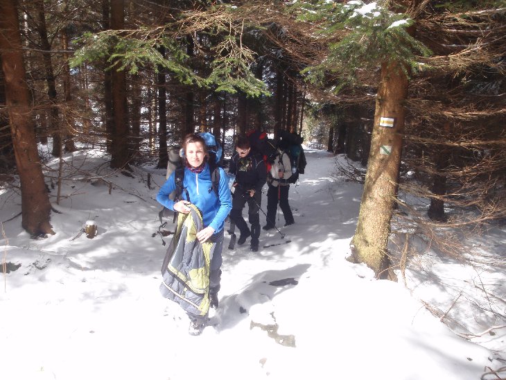 Stoupání na Szczeliniec Wielki (919 m.n.m.).