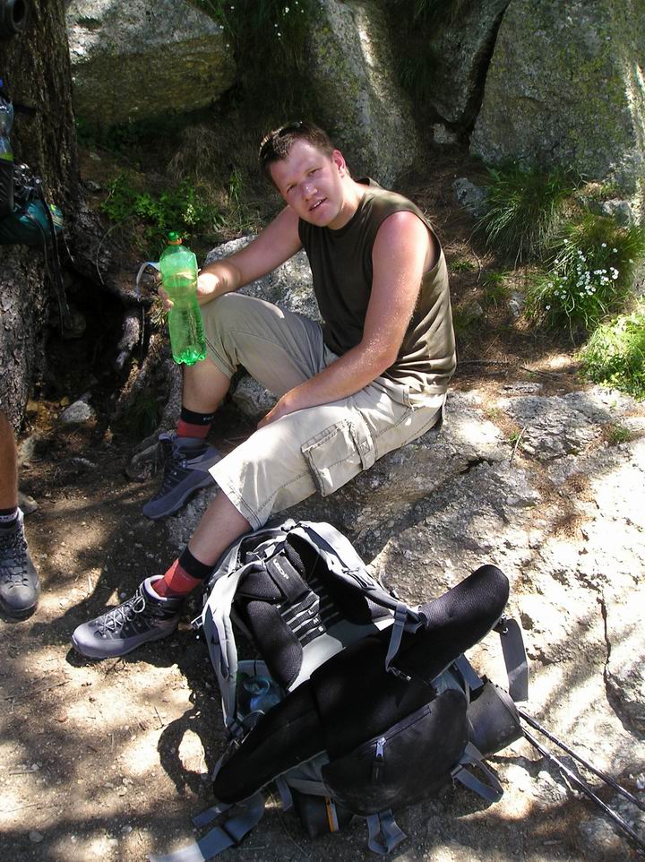 Datel...a jako opět už se válí a fláká:D..