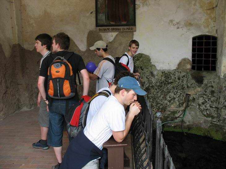 Tady jsme se nalezite pomodlili, vzdyt jsme byli v kapli:-)
