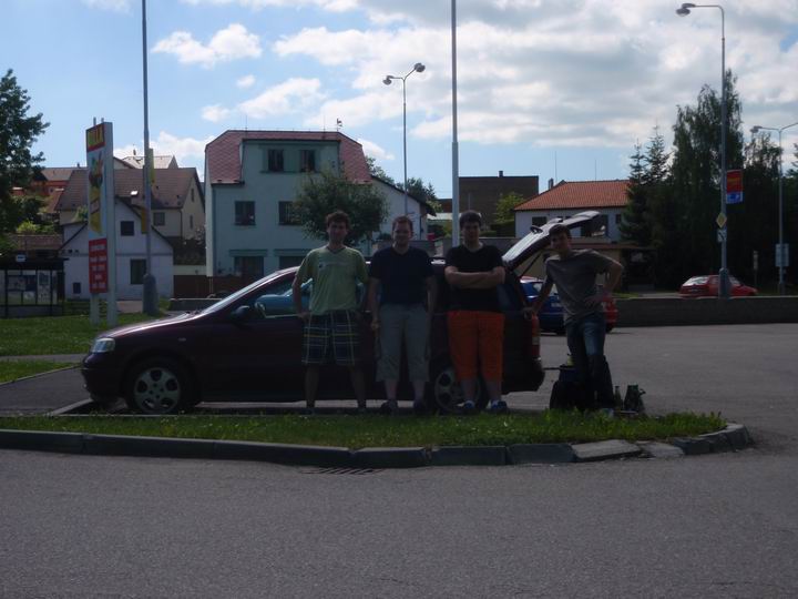 startovní foto ve Vlašimi. Vojta Datel Já Komár