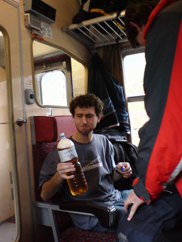 Už ve vlaku nás přepadla obrovská žízen:D