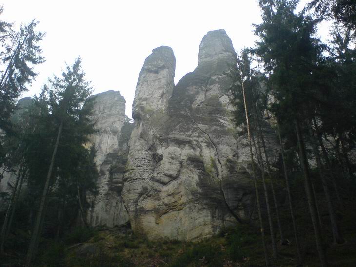 A konečně sme došli do prachovskejch skal....konečně taky jednou zasvětla:D:D