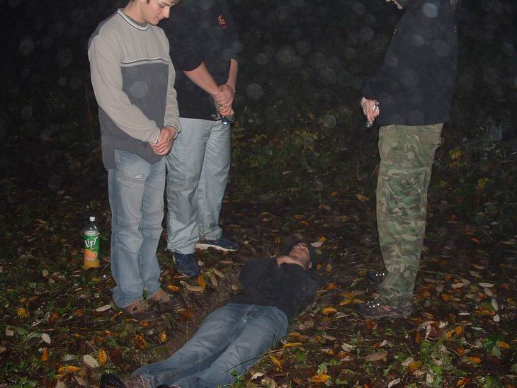 bohužel radek nevydržel a tak jsme mu vykopali hrob a uložili ho do něj