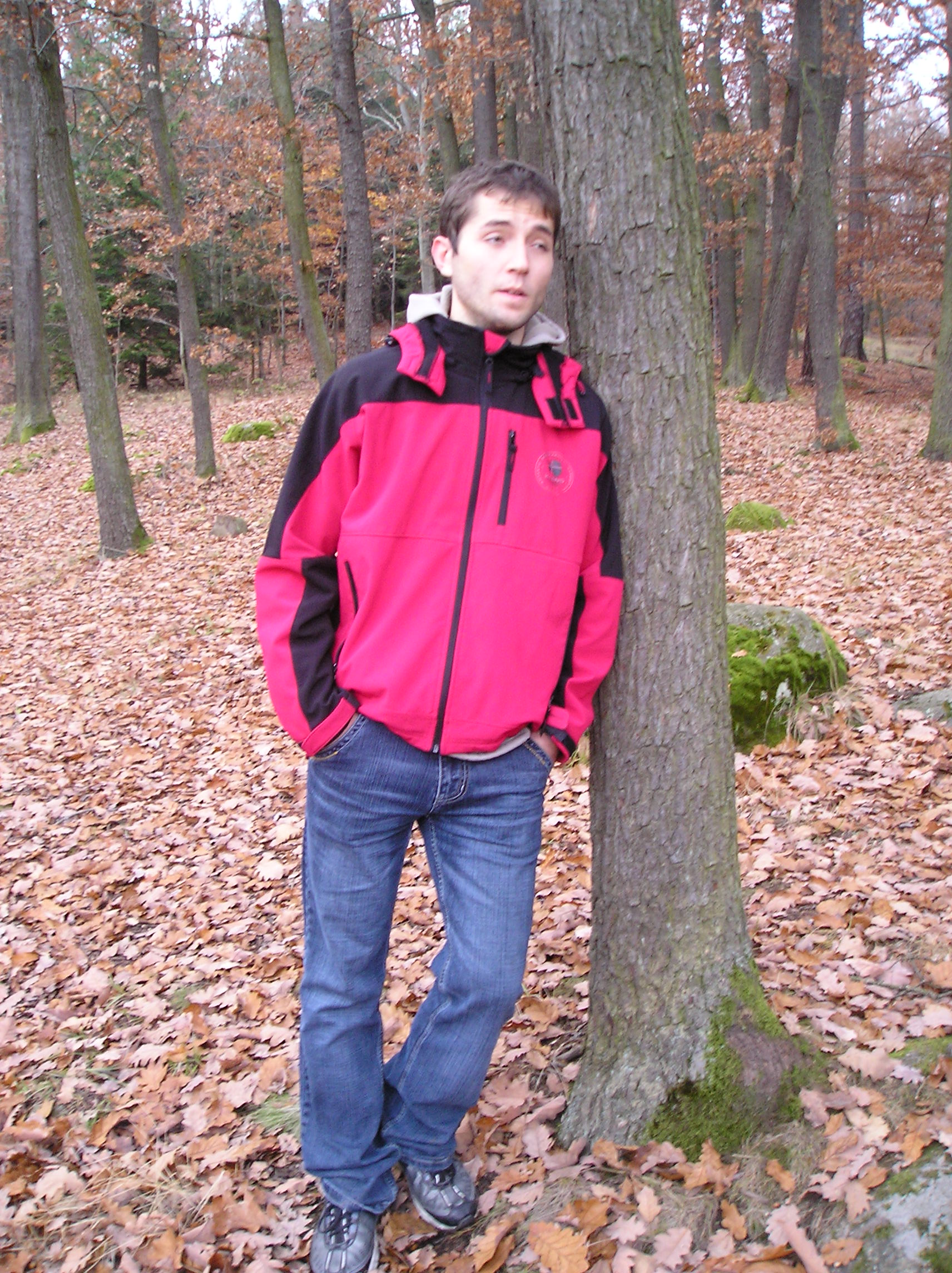 no tady je to i poznat je mu jak jinak než blbě :D