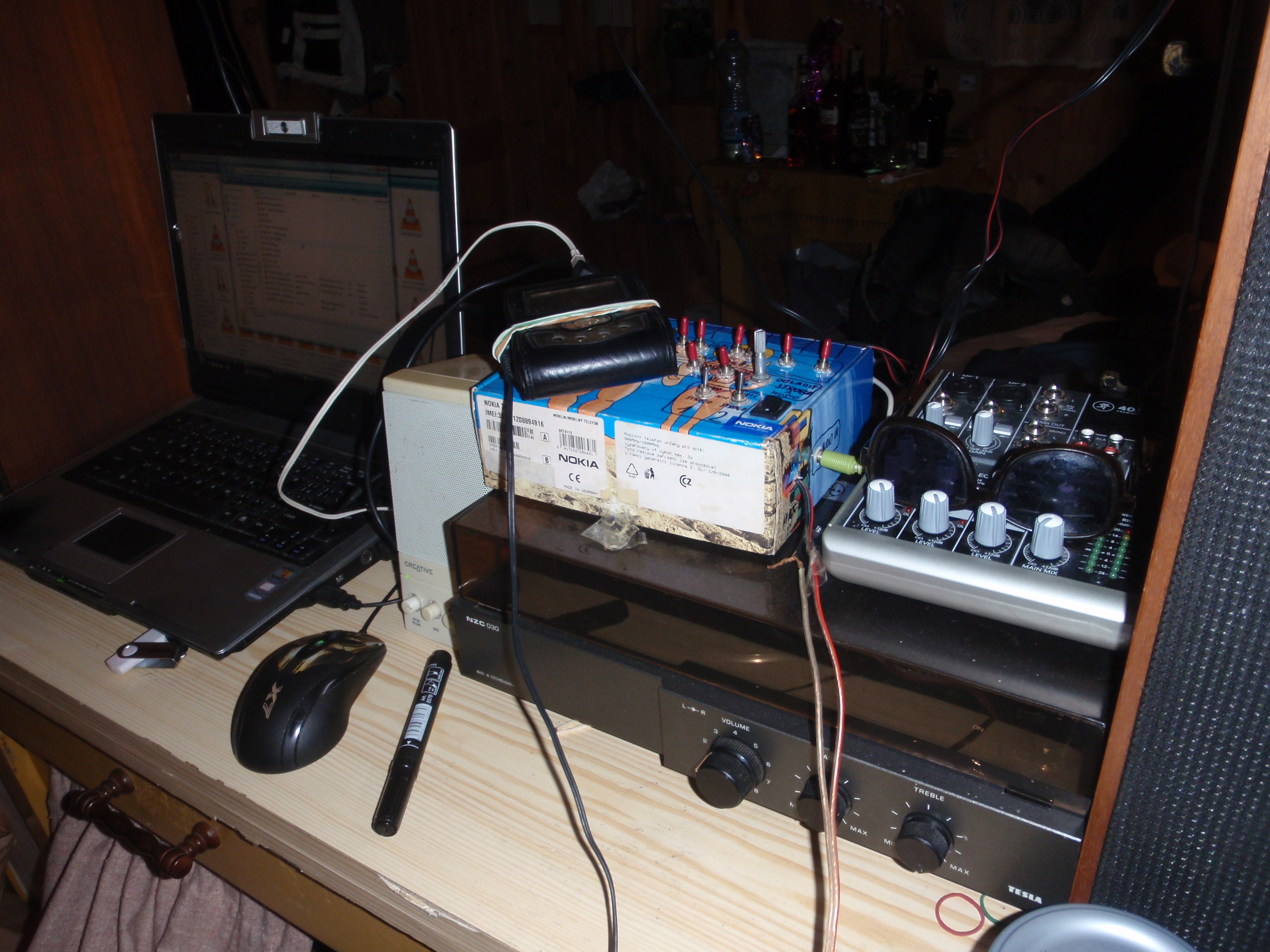 Zpátky na Datlochatě. Letos jsme měli rozšířenou aparaturu o mixážní pultík s 2 mikrofonama