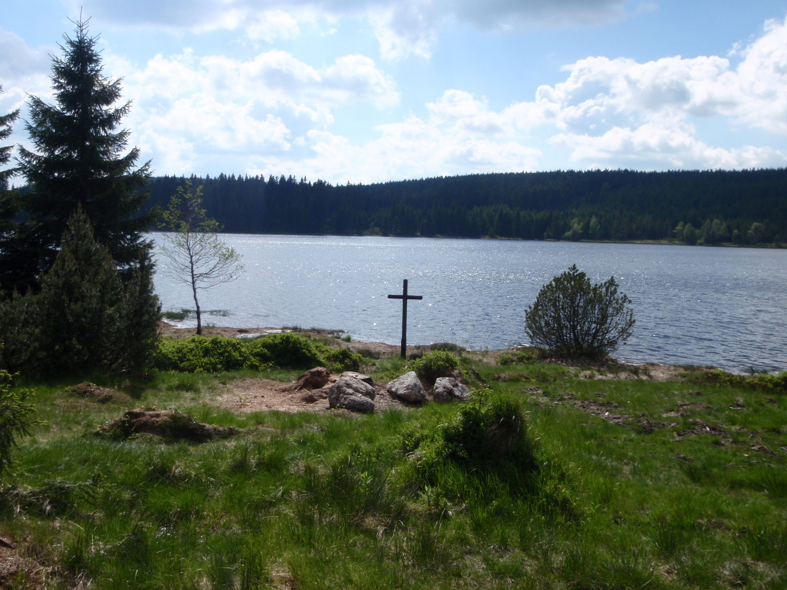 Cestou jsme si vyslechli mnoho pověstí o ukrutných mukách, krutých smrtí a krvavých mordech.