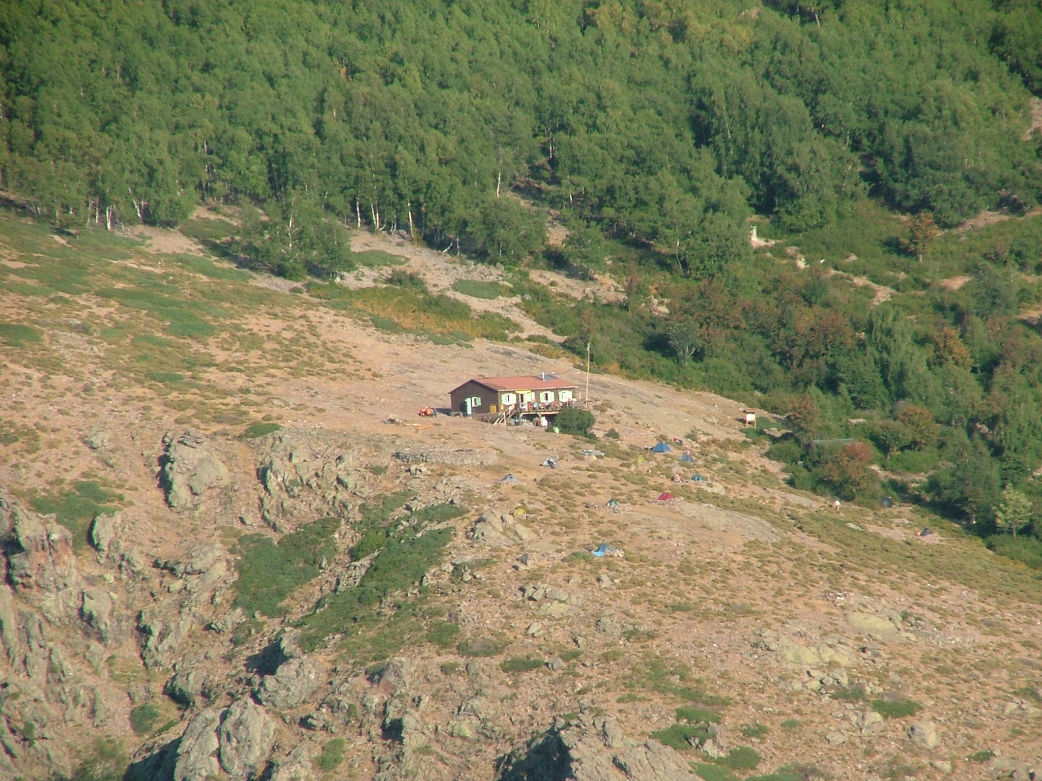 A tady je cíl našeho prvního dne...Ref. Piabbu ...bylo teplo, jasno..
