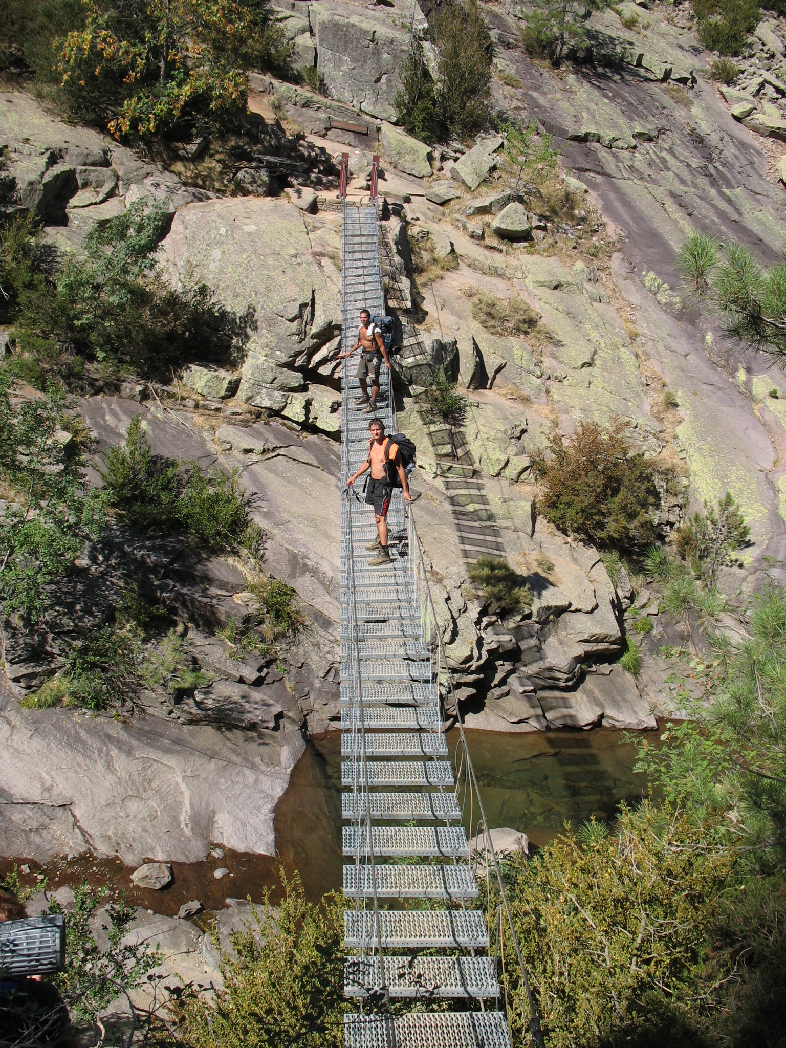 hezká to lávka:)...ale sem celkem rád že sem si ji střihnul v době kdy kolem nikdo nešel