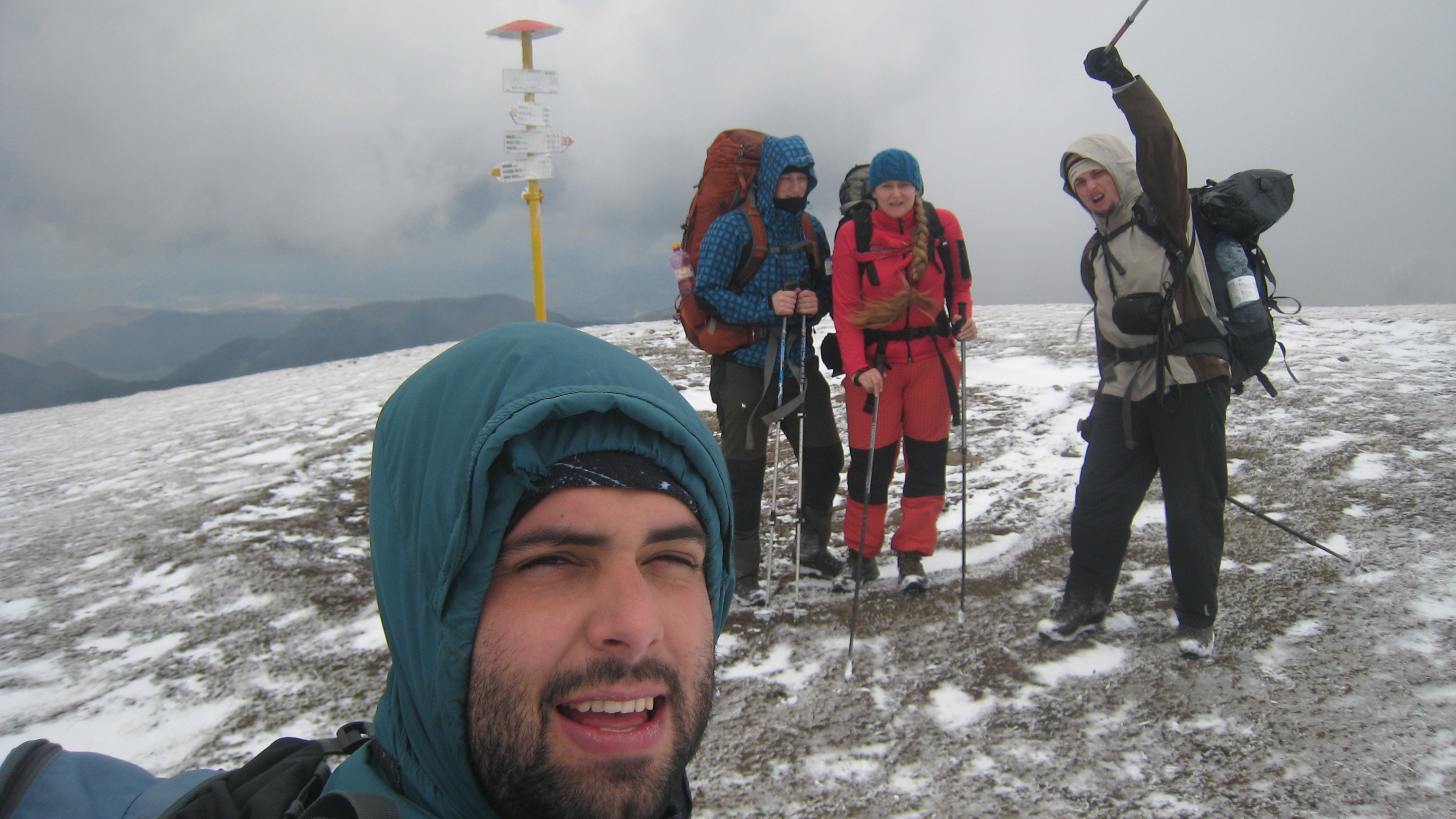 Veterné 1442 m.n.m., pěkně tu fučelo:-D.