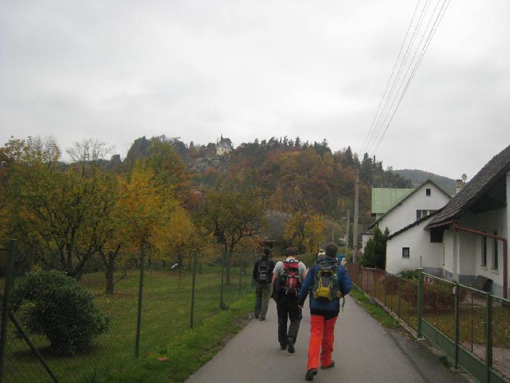 šinem si to měr skály v lese
