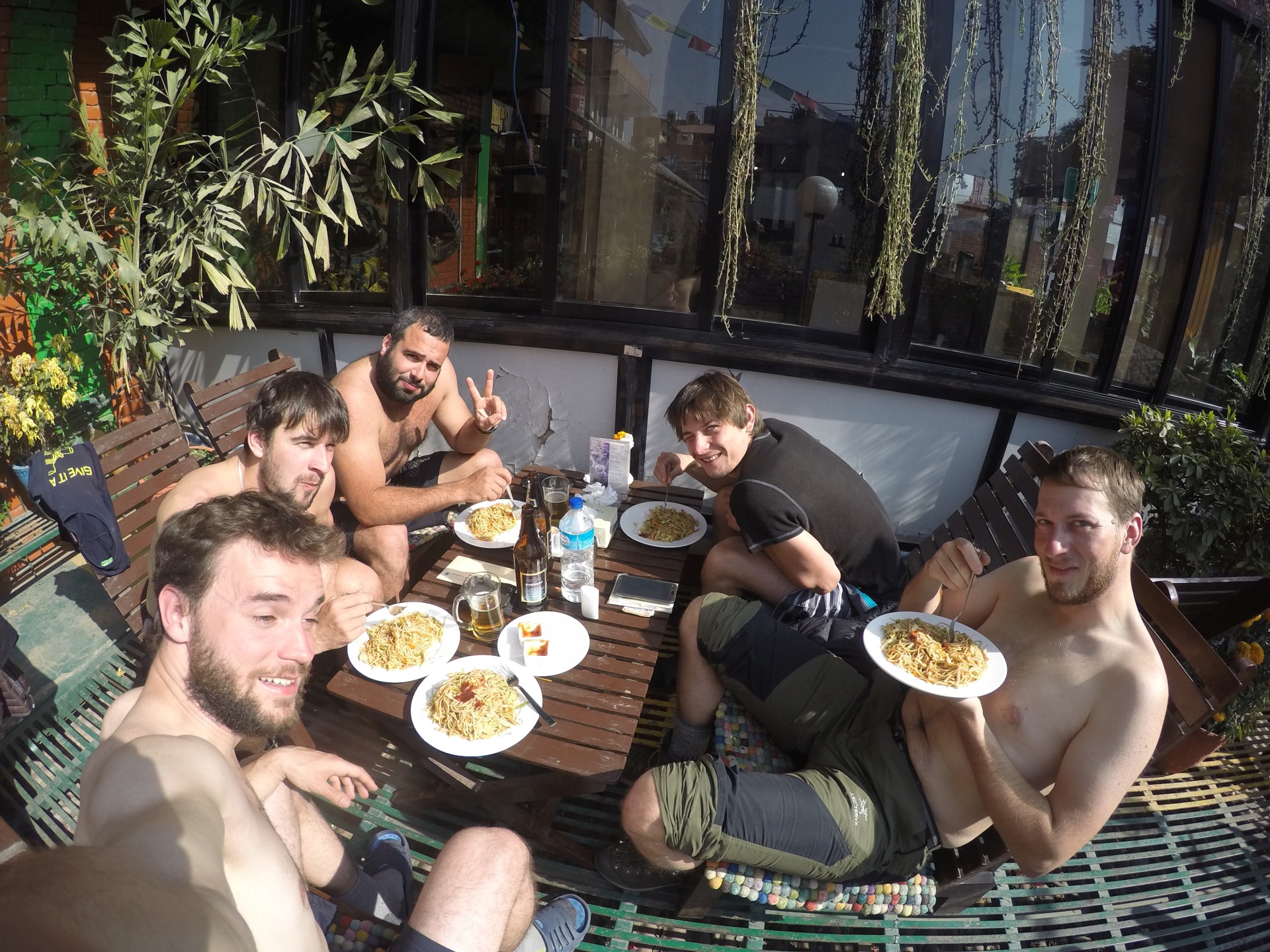 Tágem jsme se dopravili do hotelu, kterej vybral Kuba a já musím uznat, že byl o kapánek lepsí než hotel, v kterym jsme tu spali naposled:D