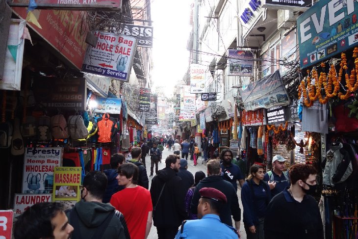 Večer jsme se šli projít po turistické části Thamel.
