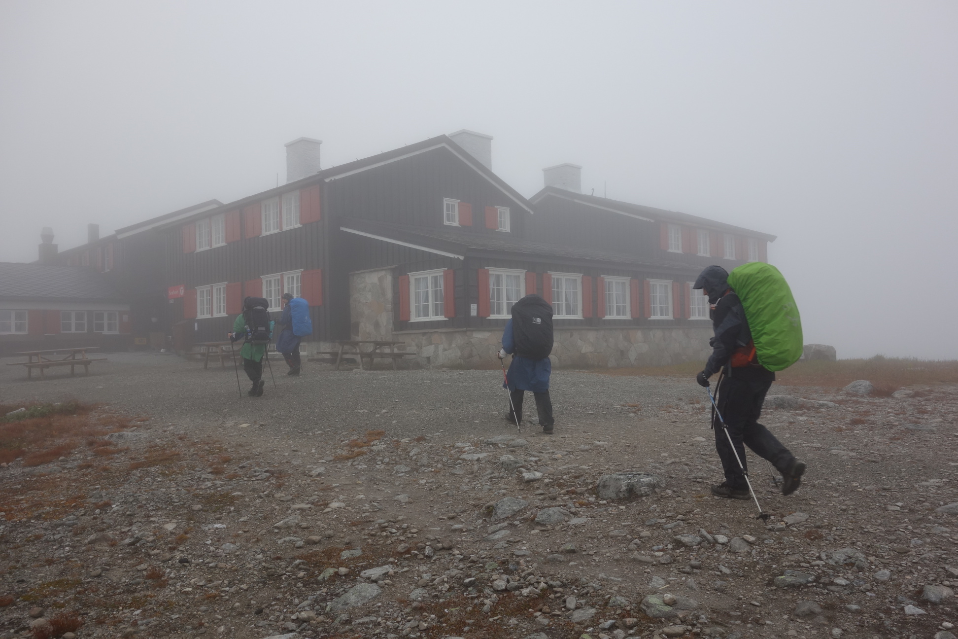 ....Tady je....Snoheim. Jediná otevřená "restaurace" na naší trase...