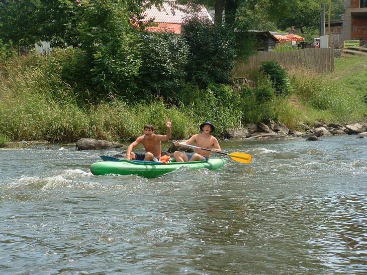 a jedna z prvních peřejek:))