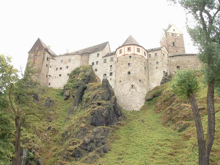 Hrad loket....
