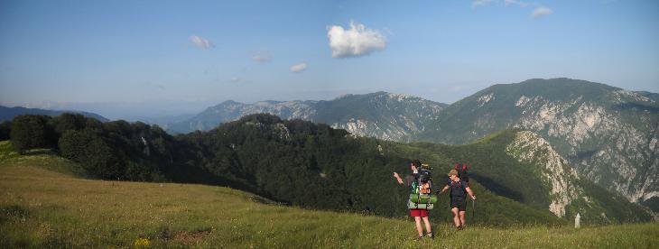První dva dny jsme trochu bloudili, jelikož cest a značek bylo pomálu. Ale kluci už vymysleli kudy dál...