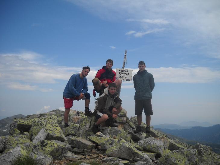 Jelikož jsme se báli dalšího deště tak jsme na to šlápli a rozdělili jsme se. Vf. Papusa 2 508 m.n.m.