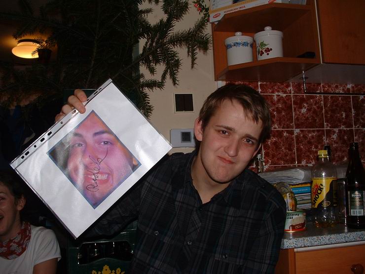 Nejlepěí dárek:P:P:D...Ale honza o něj nakonec přišel když ho nad nim vyhrál míra:D