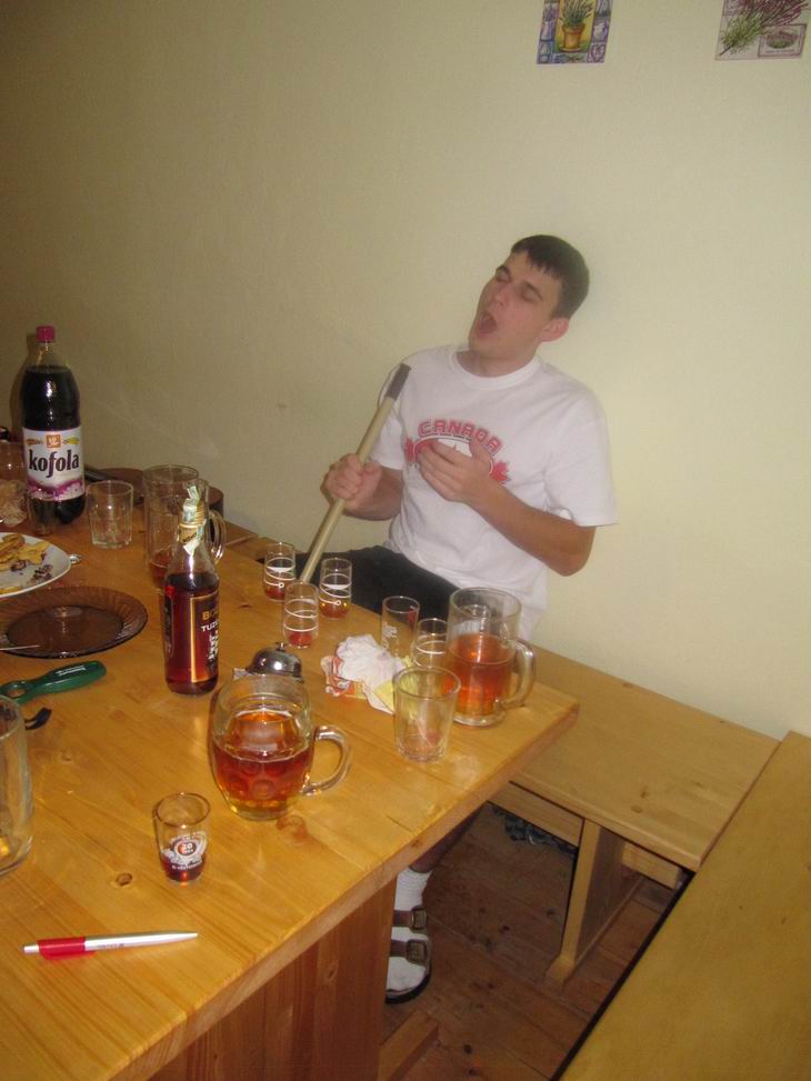 tady někdo po sobě vytírá, že?všichni víme proč:P