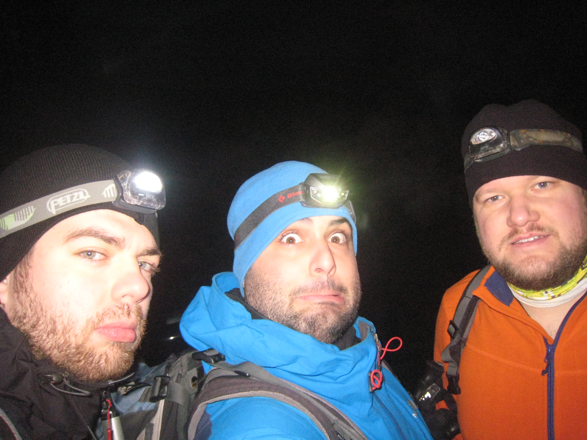 23.1. No a kaktus nás dovezl až pod nejvyšší kopec Velké Británie: Ben Nevis (1344mnm)..Toto je už další den ráno na North Face parkplacu...Jsme připravení dobýt vrchol:D