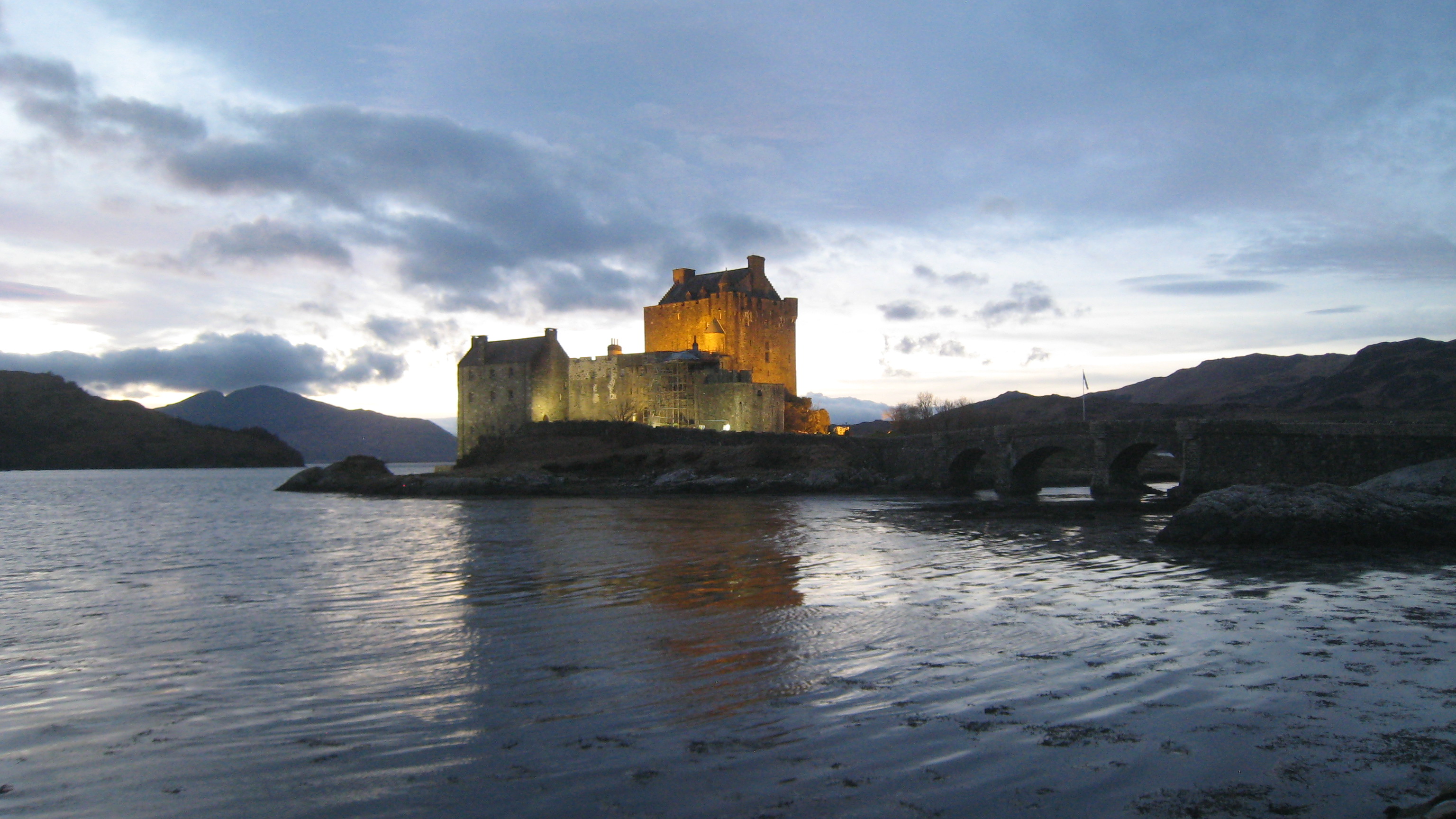 Míjíme Eilean Donan Castle...