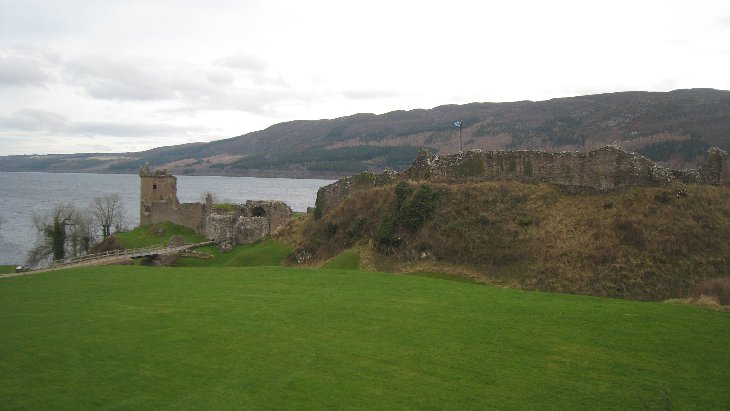 Další zastávka Urquhart castle...