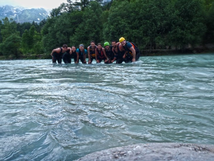 Zvládli jsme to, až na Komára, který z neznámého důvodu na soutoku se Sočou opustil loď:-D.