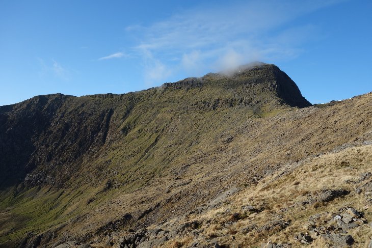 Snowdon (1085mnm), nejvyšší hora NP Snowdonia. Welšsky se to řekne Yr Wyddfa...