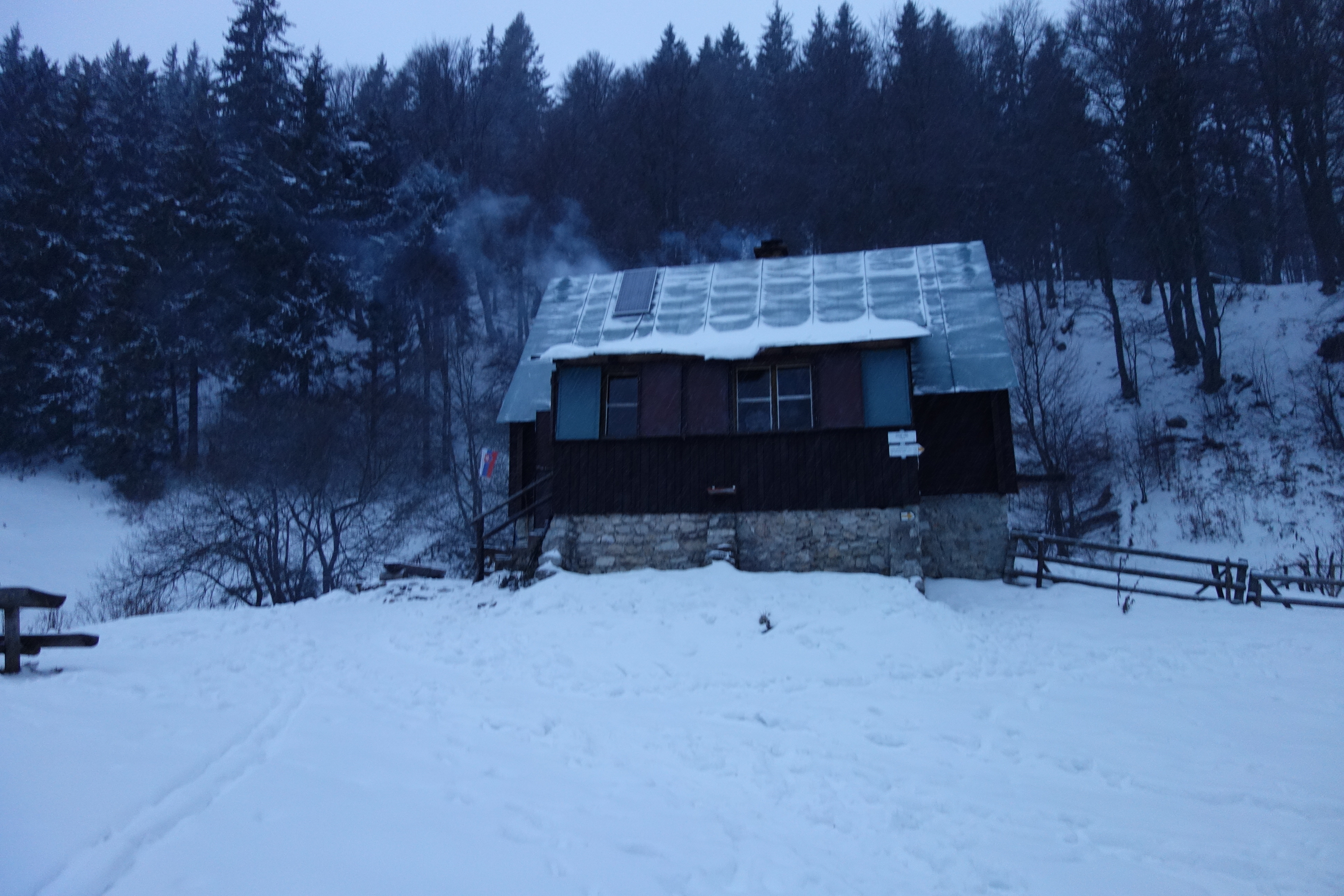 19.11. Loučíme se s chatařem, Limbou a taky s Honzovou ztracenou čelovkou...