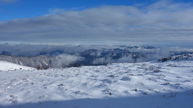 Vpravo Nízké Tatry, vlevo Vysoké Tatry...