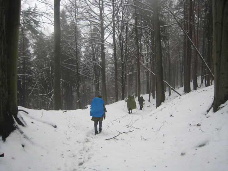 Všude kolem nás parádní divočina...klid a déšť:))