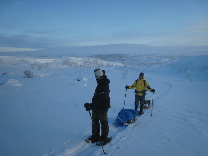 Pohled zpět do údolí. Tam někde byla naše autiotupa.