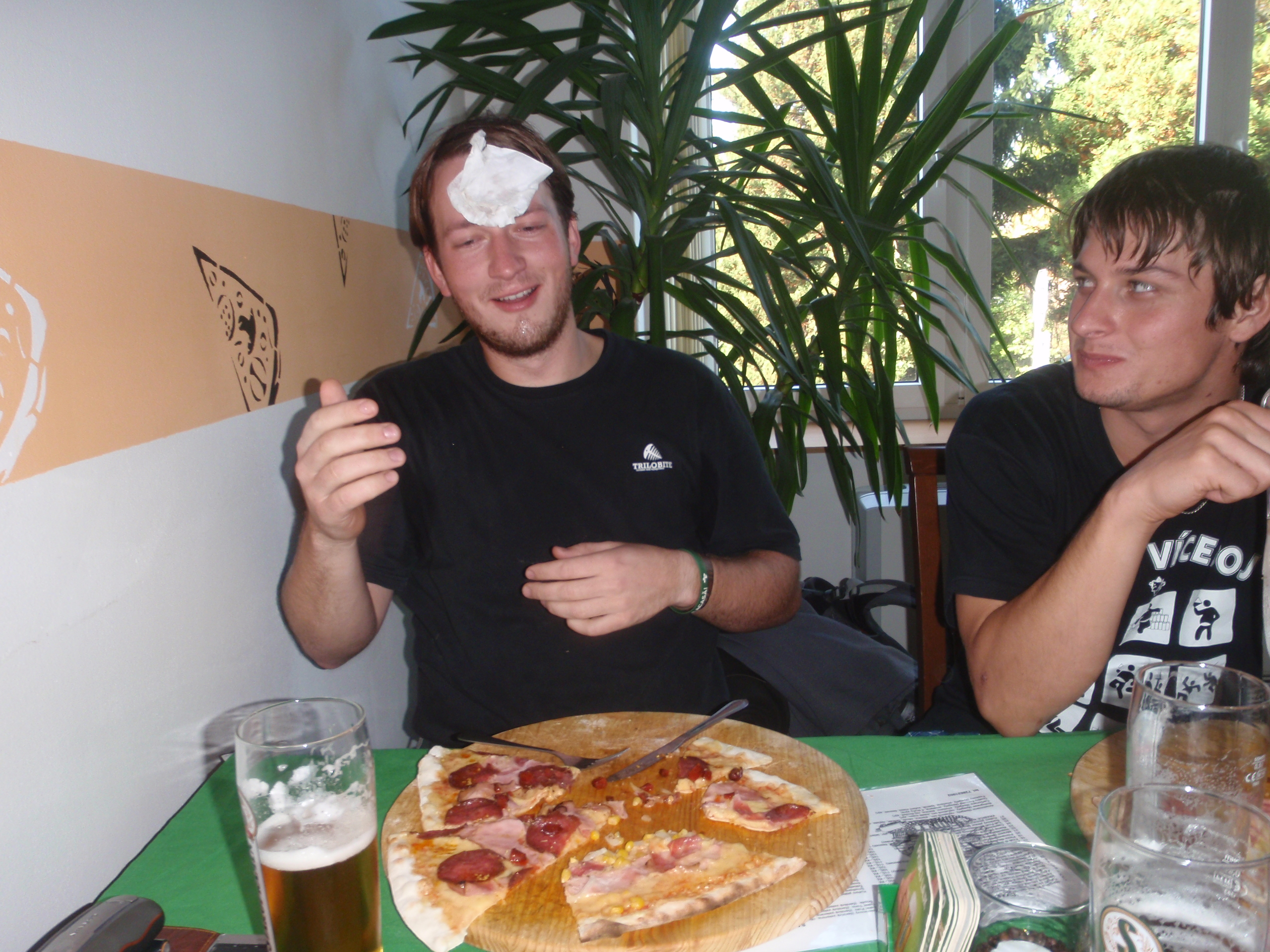 Kuba se u pálivé pizzy trochu opotil:-D