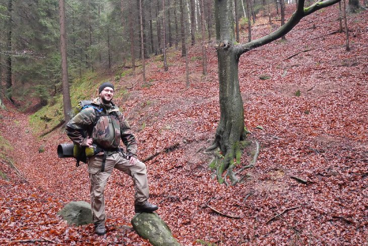 Já, koukám že se mi nějak pod pupkem rozervala bunda :-D