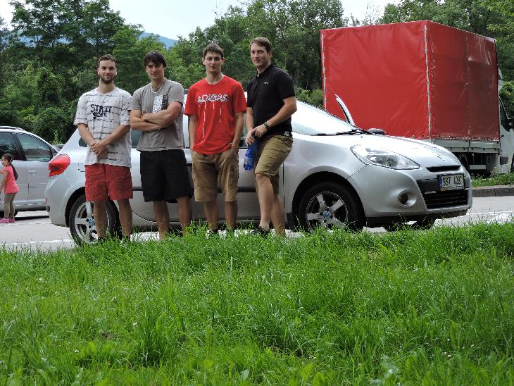 Někde v Německu na odpočívadle na dálnici, kde jsme ztrávili noc (já se tam teda vůbec nevyspal:-D).