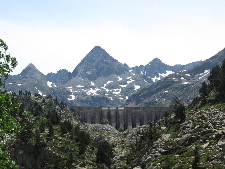 Přehrada Respomuso (2 114 m.n.m.).