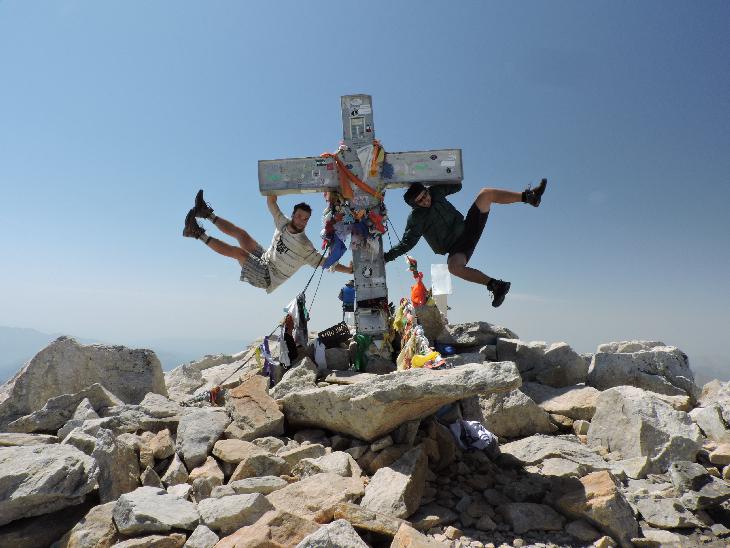 A když to viděli Ondra s Komárem, museli se to taky trochu rozroštit:-D.
